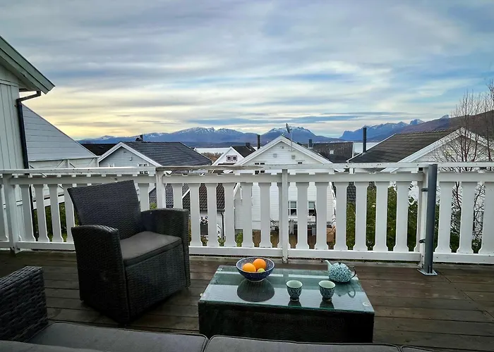 Charming House With Fireplace, Great Views And Free Parking Tromsø
