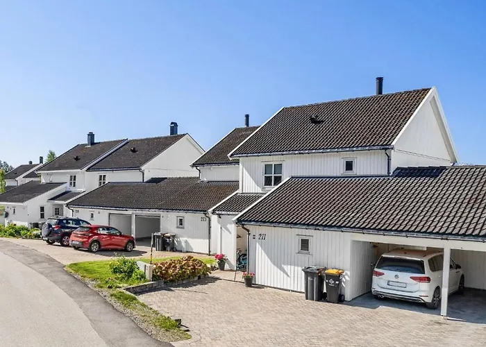 Charming House With Fireplace, Great Views And Free Parking *