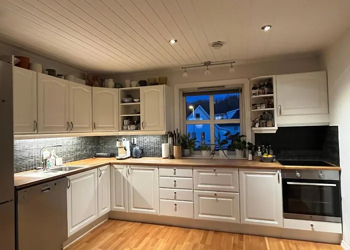 Charming House With Fireplace, Great Views And Free Parking Hébergement de vacances