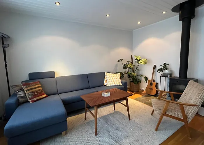 Charming House With Fireplace, Great Views And Free Parking