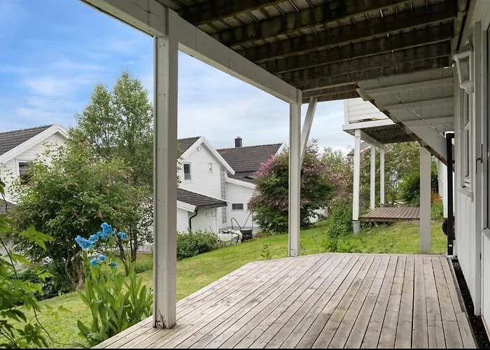 Ferienhaus Charming House With Fireplace, Great Views And Free Parking