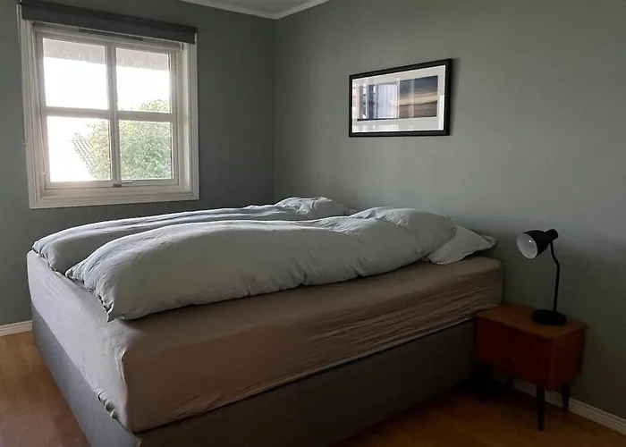 Charming House With Fireplace, Great Views And Free Parking