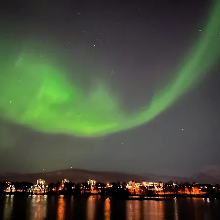 Charming House With Fireplace, Great Views And Free Parking * 特罗姆瑟