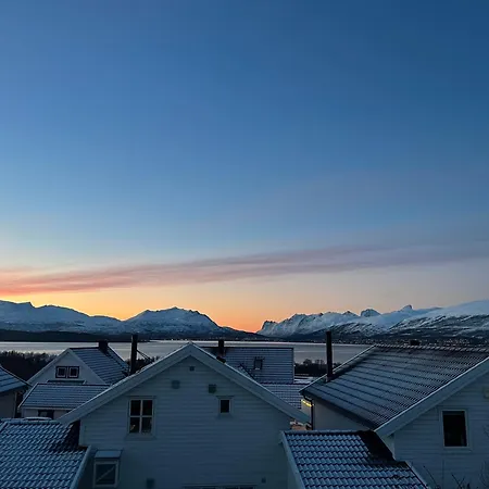 度假居 Charming House With Fireplace, Great Views And Free Parking *