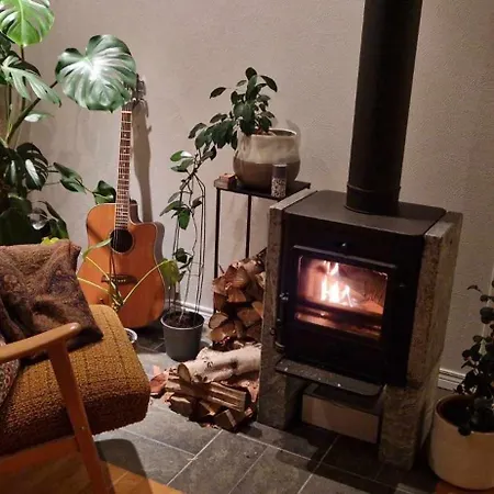 Charming House With Fireplace, Great Views And Free Parking 度假居 *