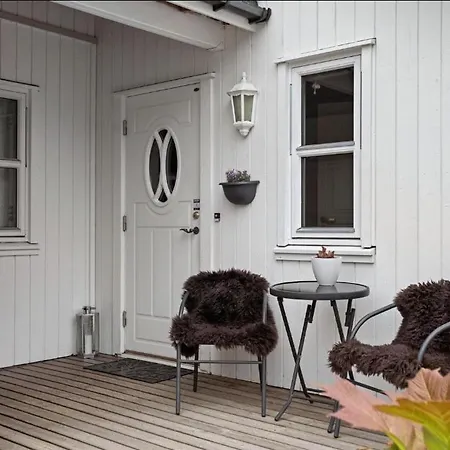 Charming House With Fireplace, Great Views And Free Parking 特罗姆瑟